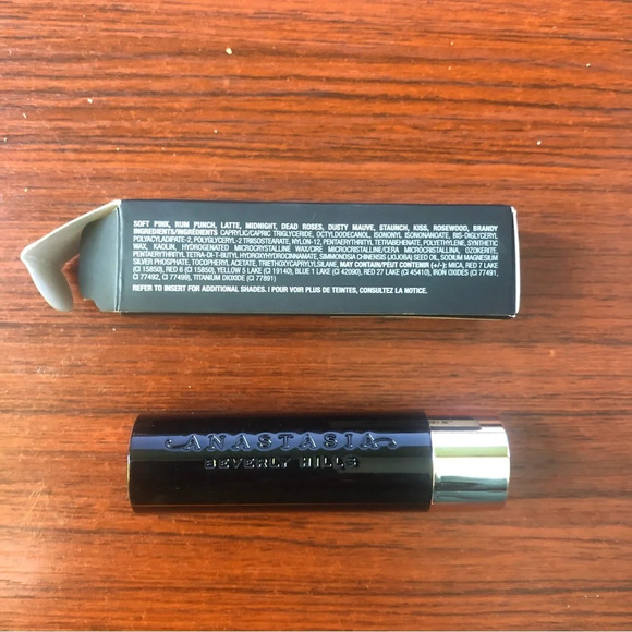 Anastasia Beverly Hills Matte Lipstick Ruby - Picture 14 of 14